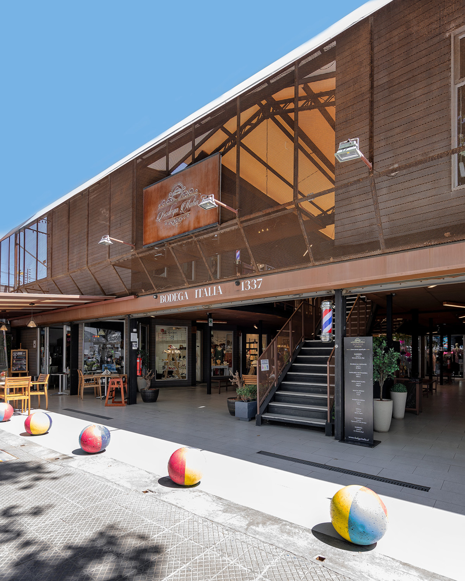 Bodega Italia, galeria coberta no Barrio Italia